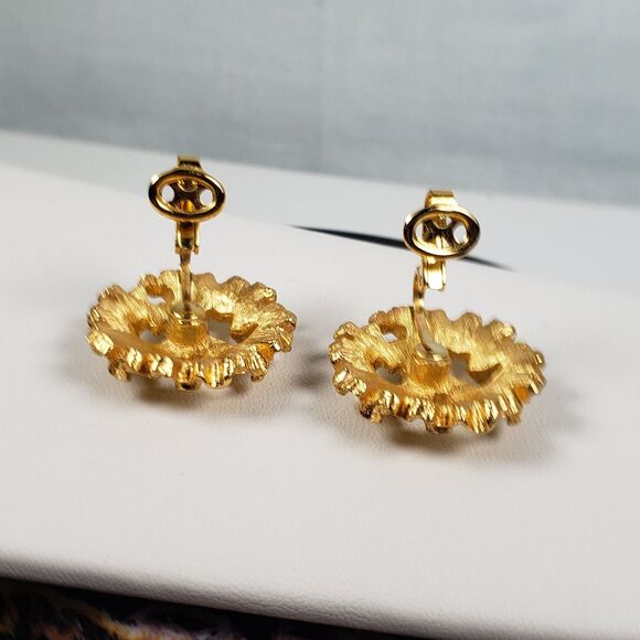 Vintage Signed Crown Trifari Gold Tone Oak Leaf Retro Statement Clip On Earrings - Picture 11 of 12